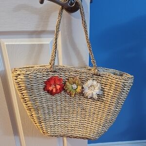 Floral Straw Bag With 3 Frt Flowers